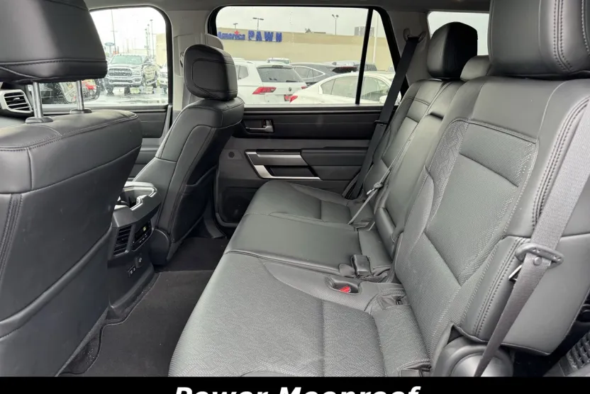 2024 Toyota Sequoia SR5 photo 1