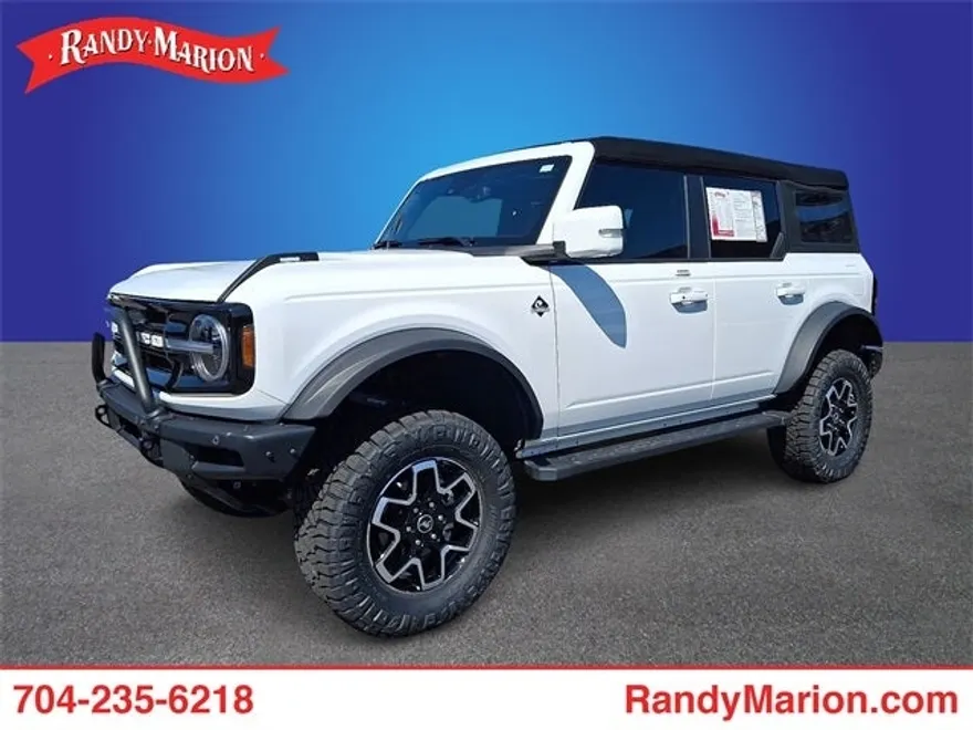 2023 Ford Bronco Outer Banks photo 1