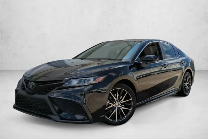 2023 Toyota Camry SE photo 1