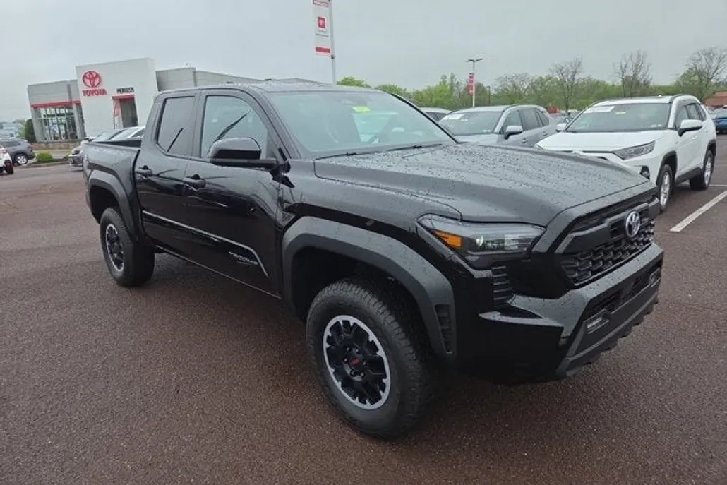 2024 Toyota Tacoma TRD Sport photo 1