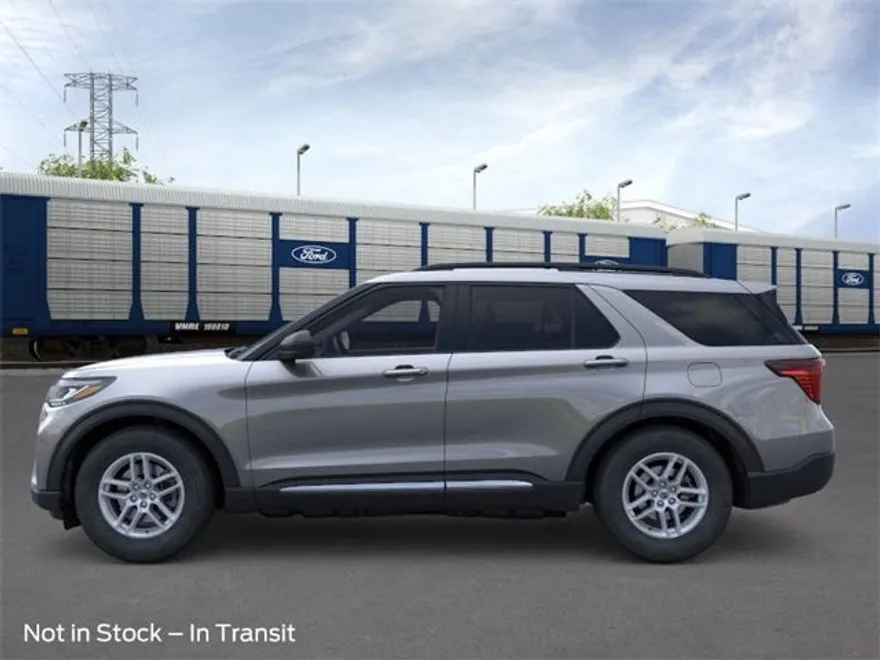 2025 Ford Explorer photo 1