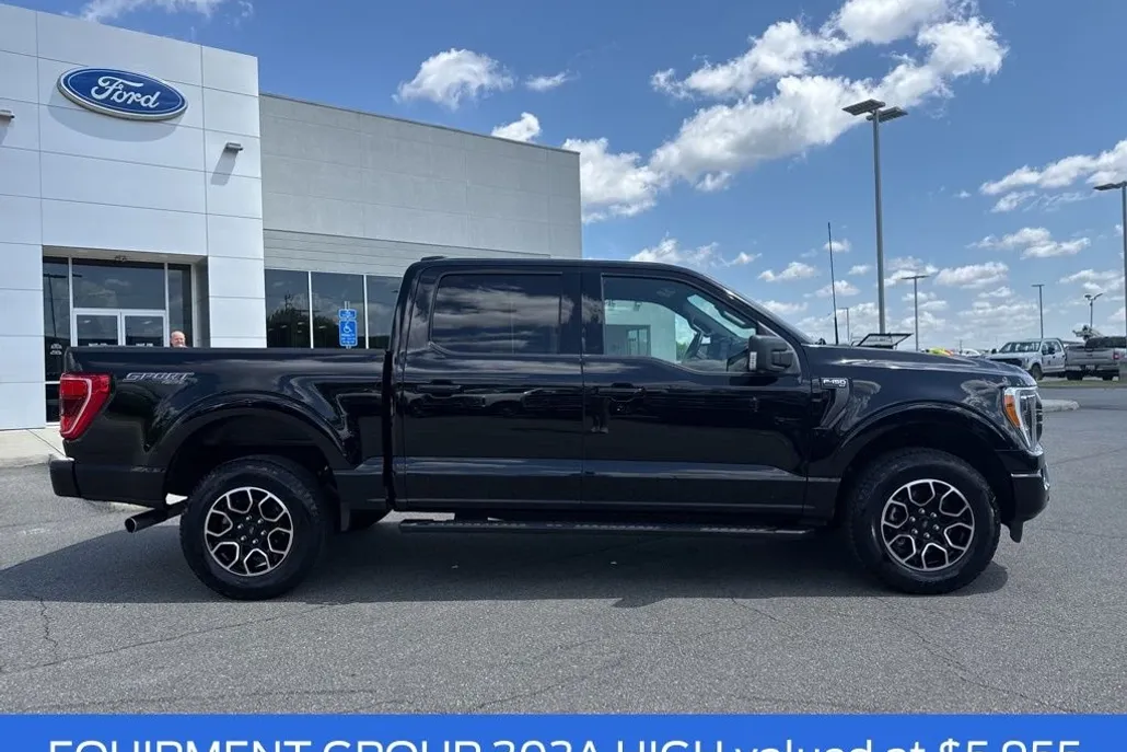 2022 Ford F-150 XLT photo 1