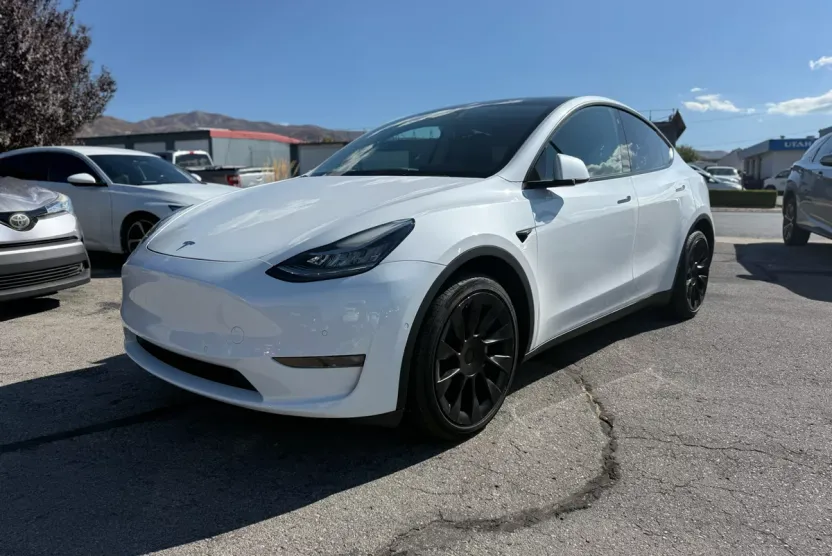 2022 Tesla Model Y Long Range photo 1