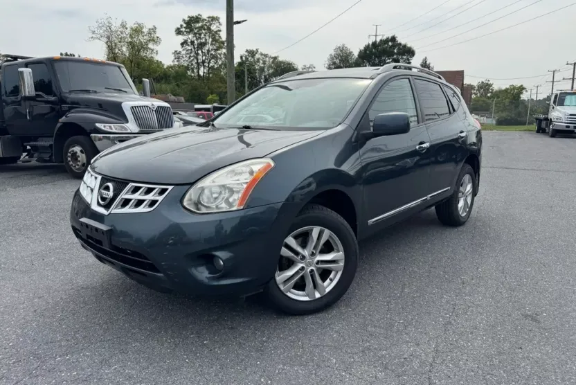 2013 Nissan Rogue S photo 1