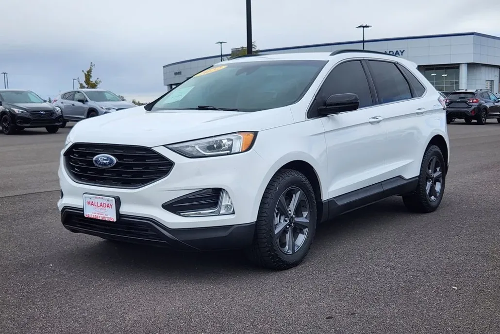 2022 Ford Edge SEL photo 1