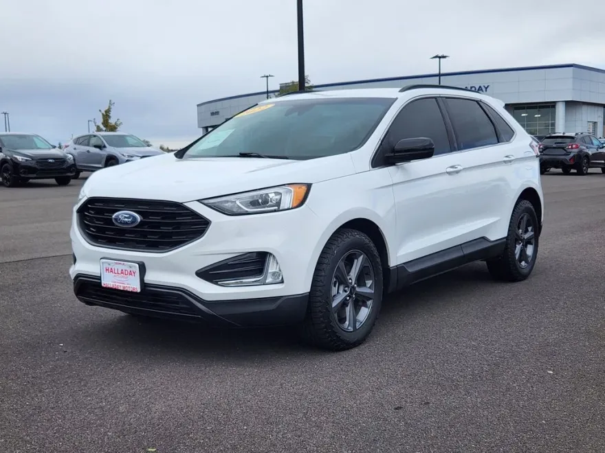 2022 Ford Edge SEL photo 1