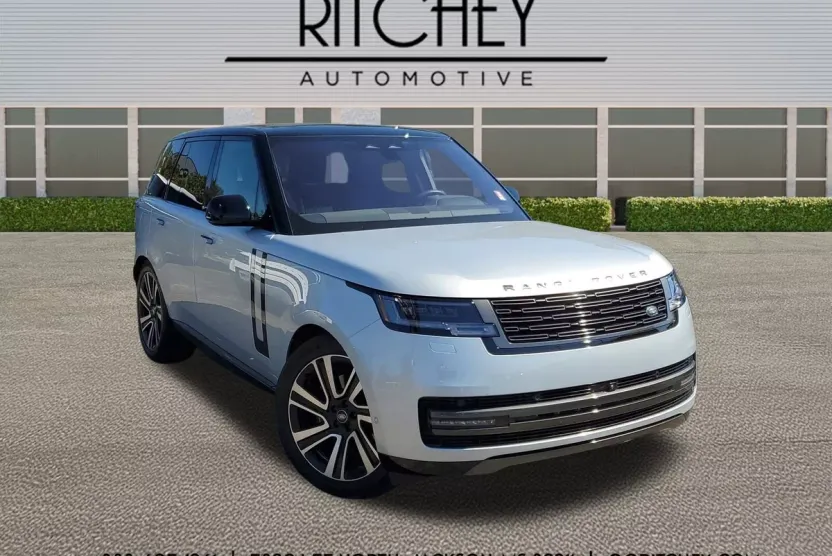 2023 Land Rover Range Rover SE photo 1