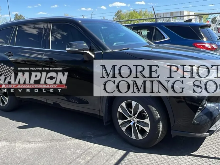 2021 Toyota Highlander XLE photo 1