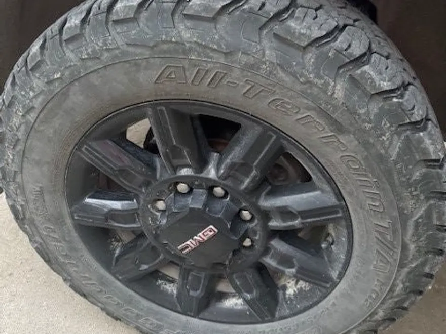 2024 Gmc Sierra HD AT4 photo 1