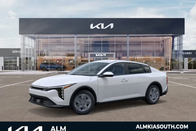2025 Kia K4 LX photo 1
