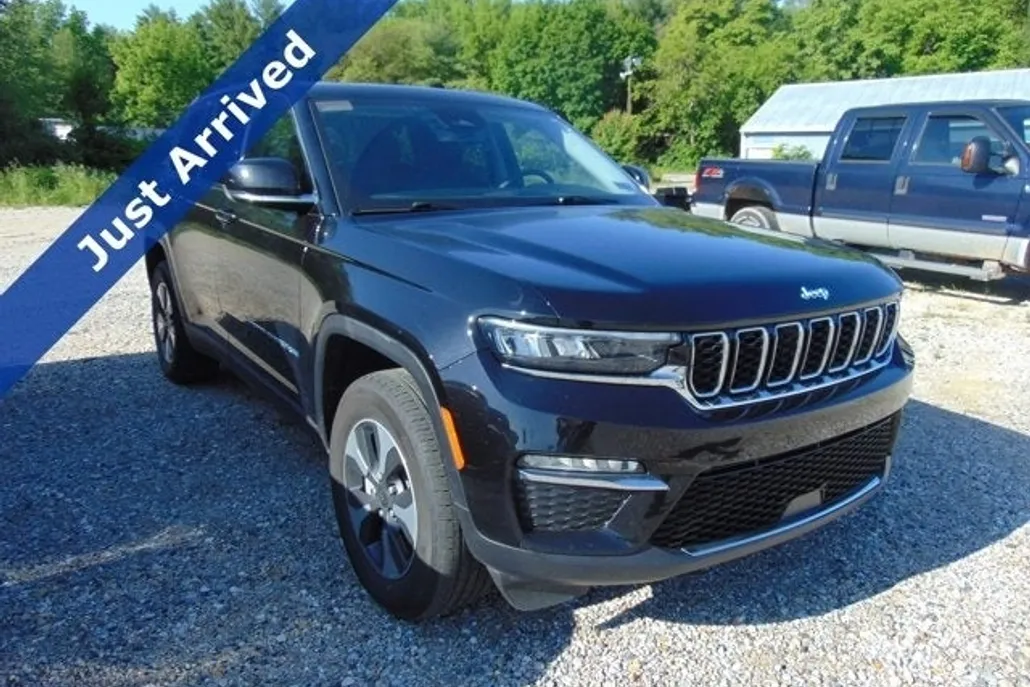 2024 Jeep Cherokee Limited 4xe photo 1