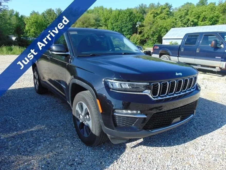 2024 Jeep Cherokee Limited 4xe photo 1