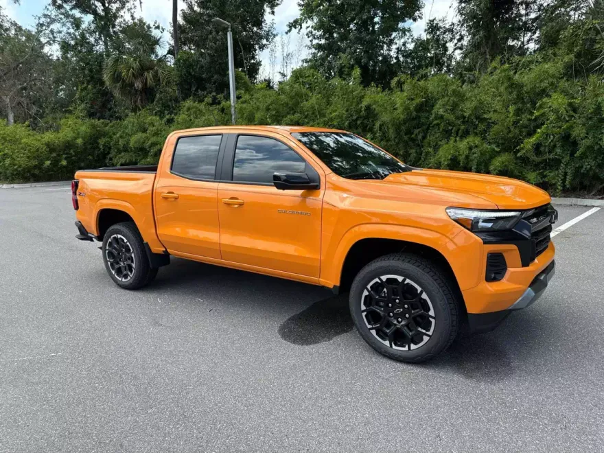 2026 Chevrolet Colorado Z71 photo 1