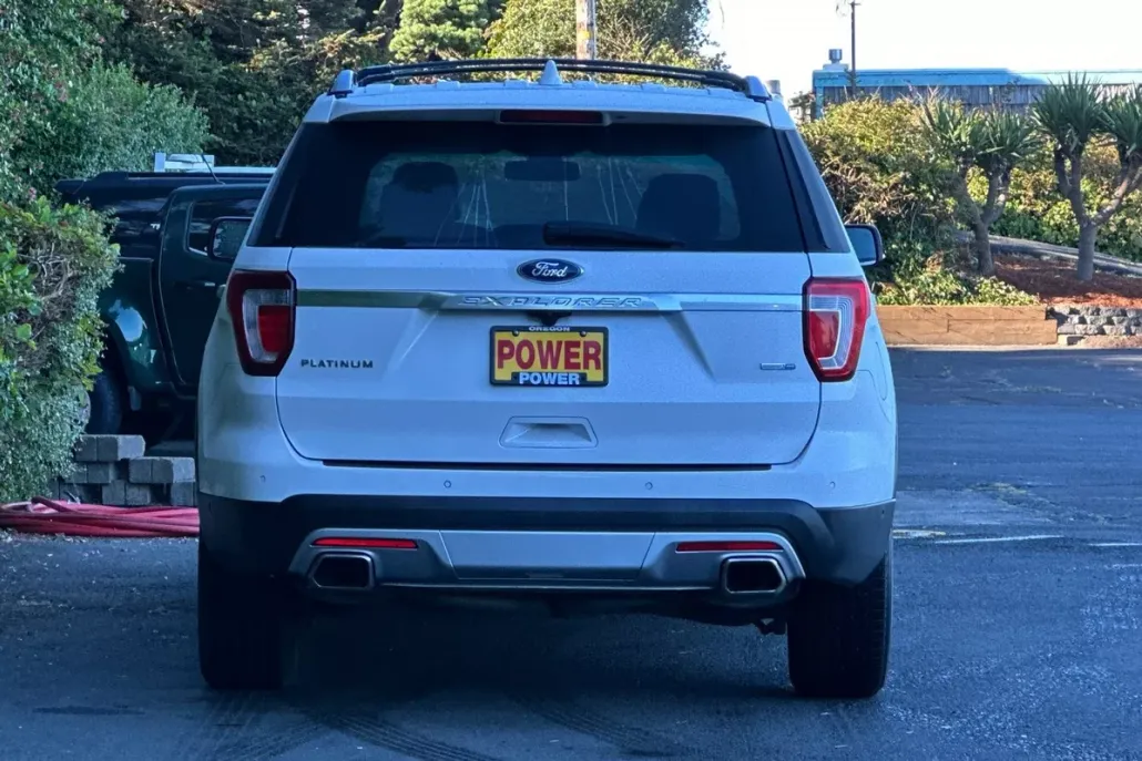 2017 Ford Explorer Platinum photo 1