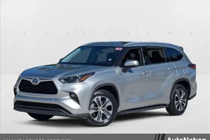 2022 Toyota Highlander Hybrid XLE photo 1