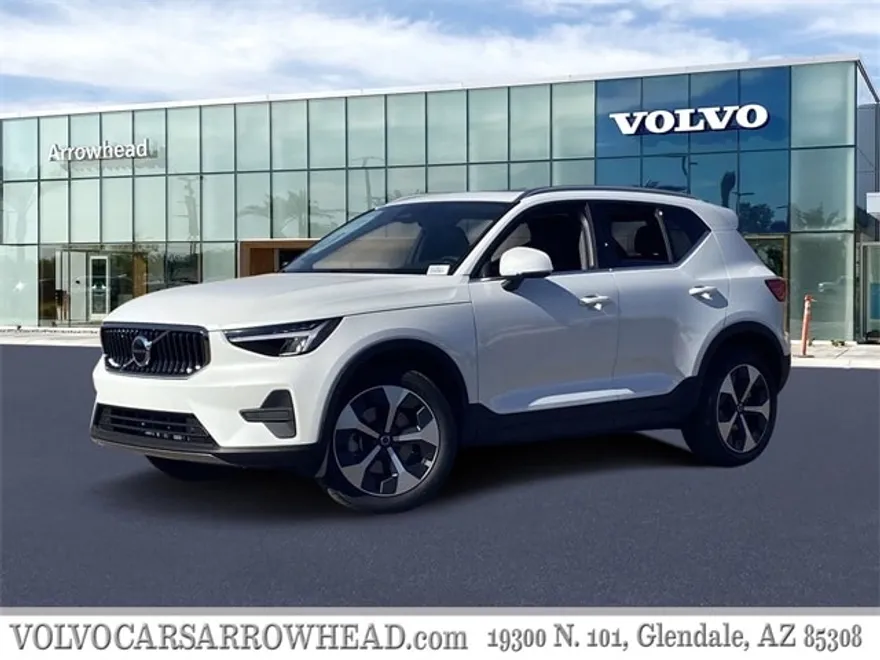 2025 Volvo XC40 Core photo 1