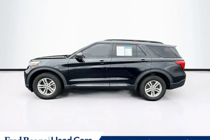 2022 Ford Explorer XLT photo 1