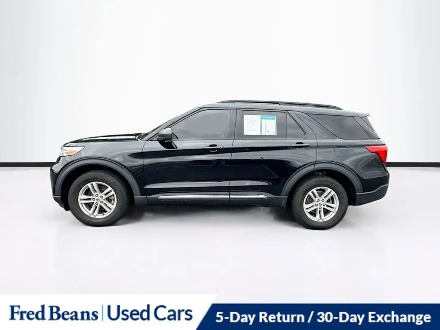 2022 Ford Explorer XLT photo 1