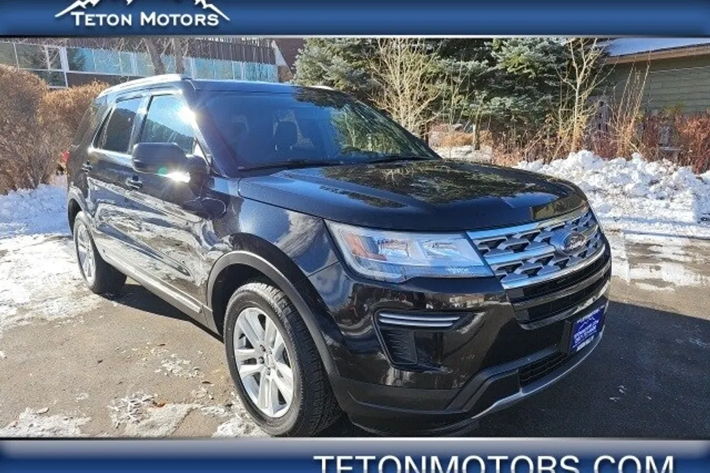 2019 Ford Explorer XLT photo 1