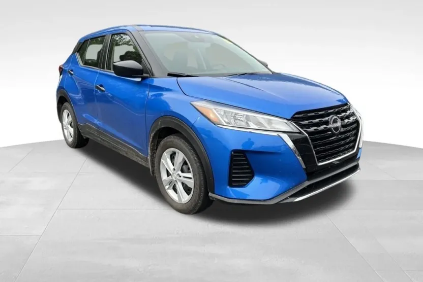 2025 Nissan Kicks Play S photo 1