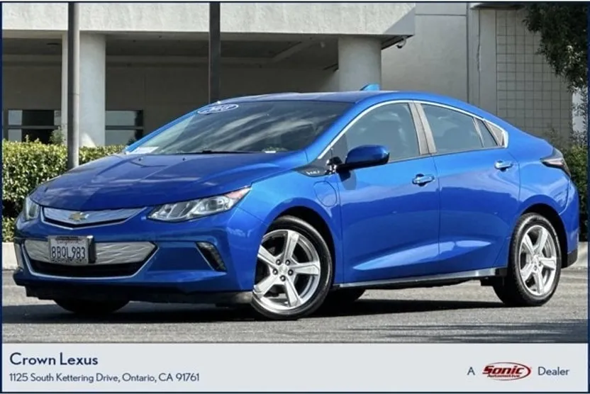 2018 Chevrolet Volt LT photo 1
