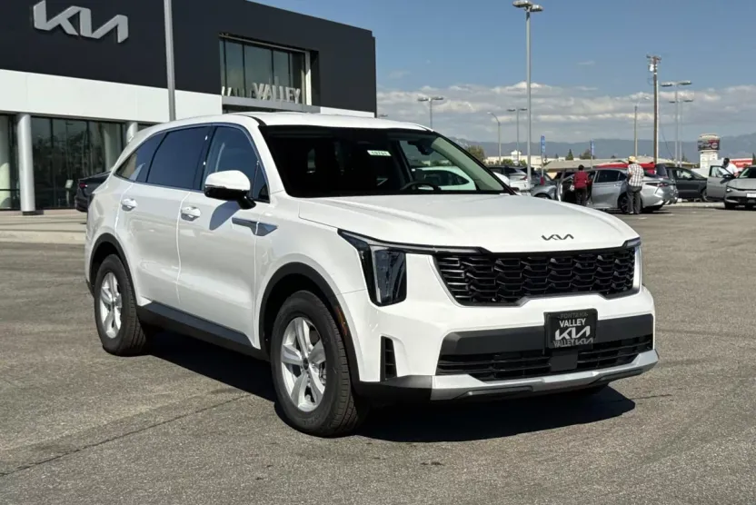 2026 Kia Sorento LX photo 1