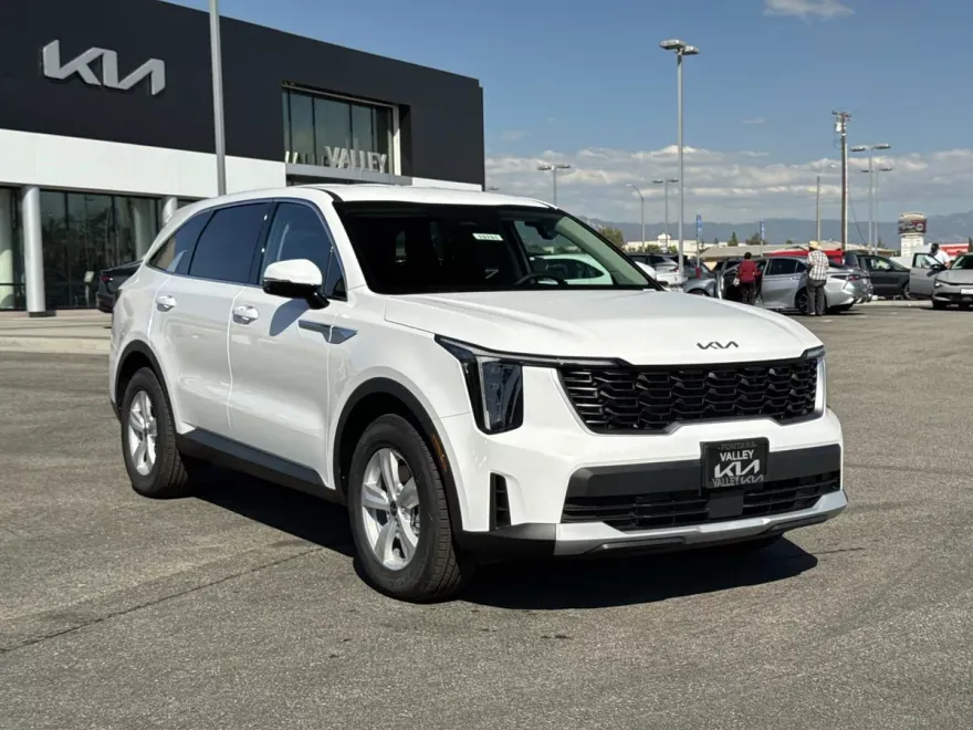 2026 Kia Sorento LX photo 1