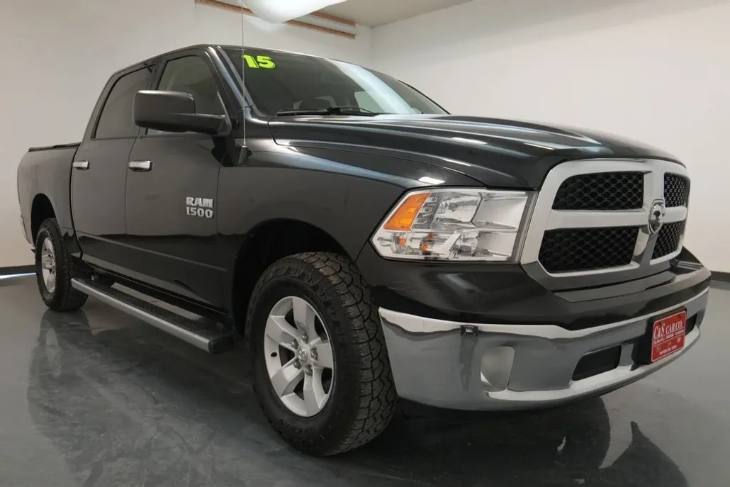 2015 Ram 1500 SLT photo 1