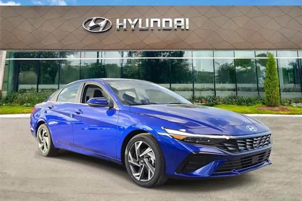 2025 Hyundai Elantra SEL Convenience photo 1