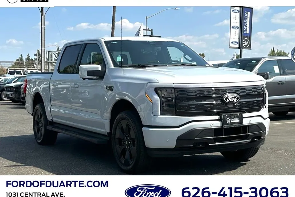 2025 Ford F-150 Lightning Platinum photo 1