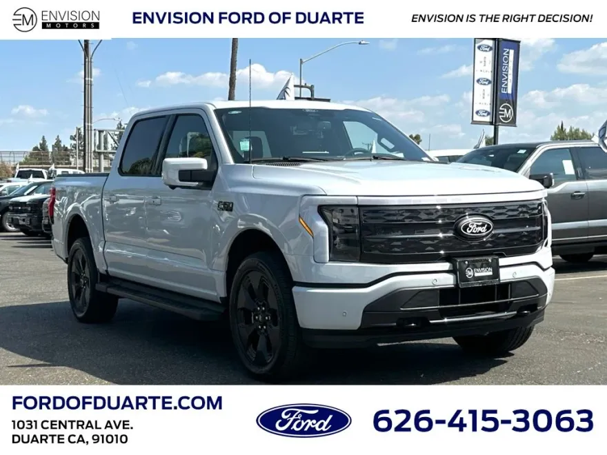 2025 Ford F-150 Lightning Platinum photo 1