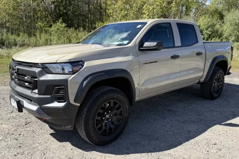 2024 Chevrolet Colorado Trail Boss photo 1