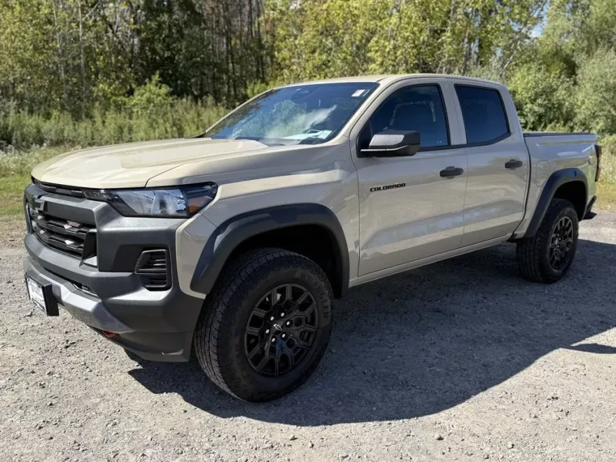 2024 Chevrolet Colorado Trail Boss photo 1