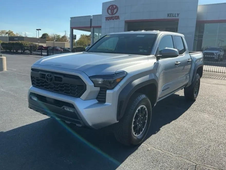 2024 Toyota Tacoma TRD Off-Road photo 1