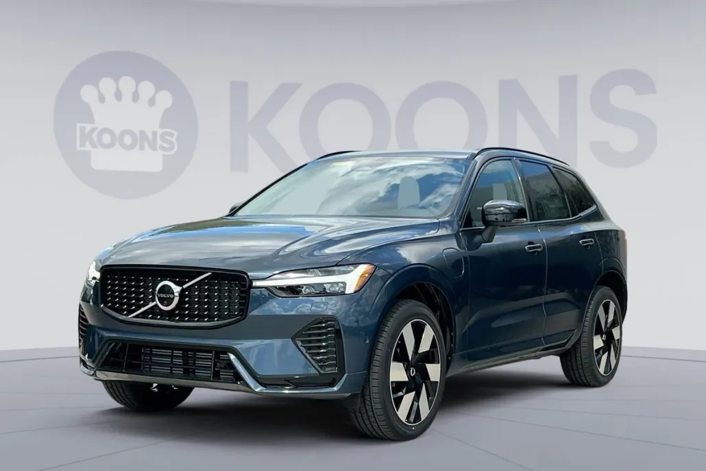 2025 Volvo XC60 Hybrid T8 Plus photo 1