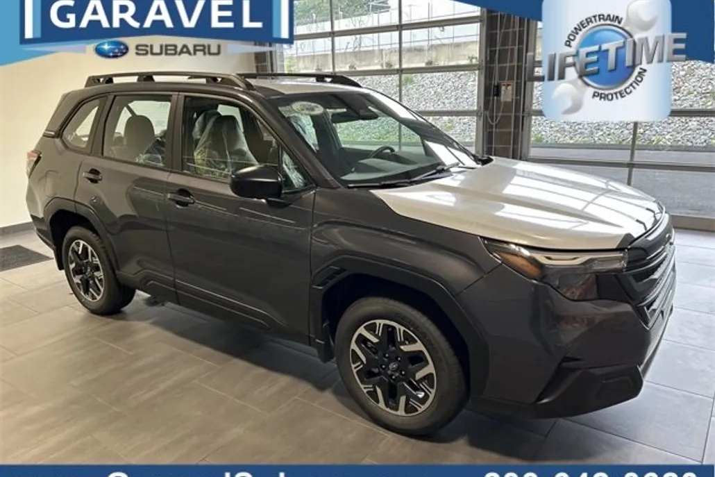 2025 Subaru Forester Base photo 1