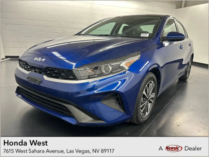 2024 Kia Forte LXS photo 1