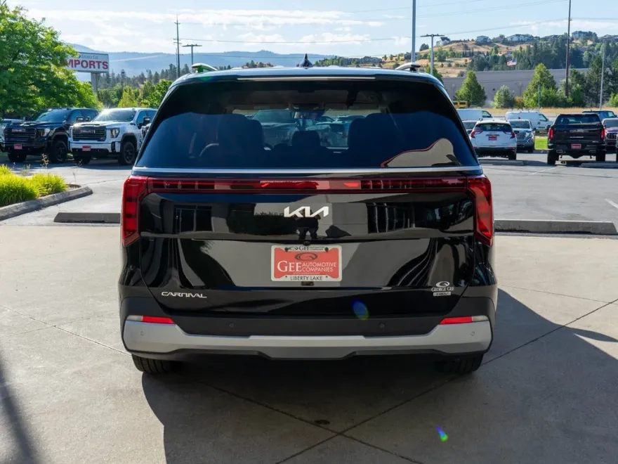 2026 Kia Carnival EX photo 1