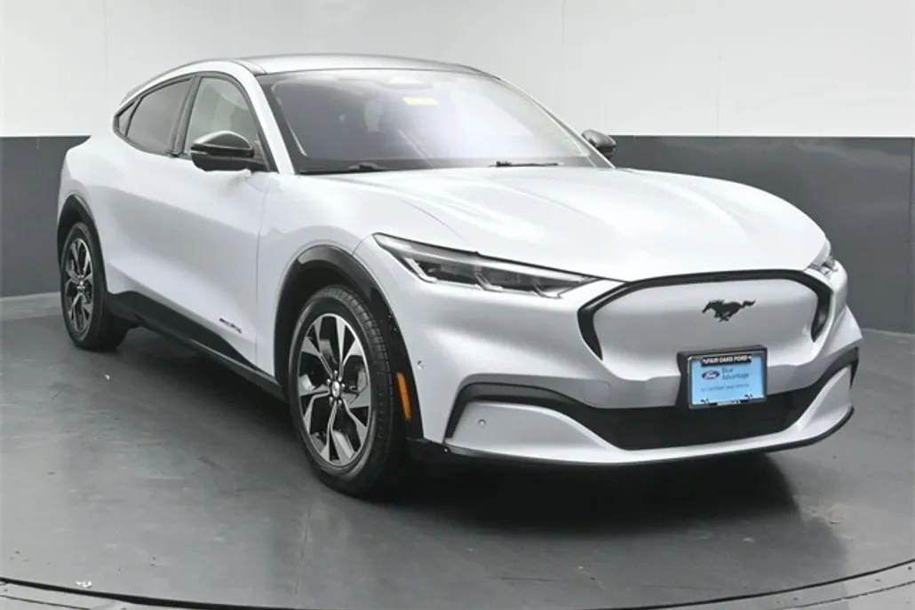 2023 Ford Mustang Mach-E Premium photo 1