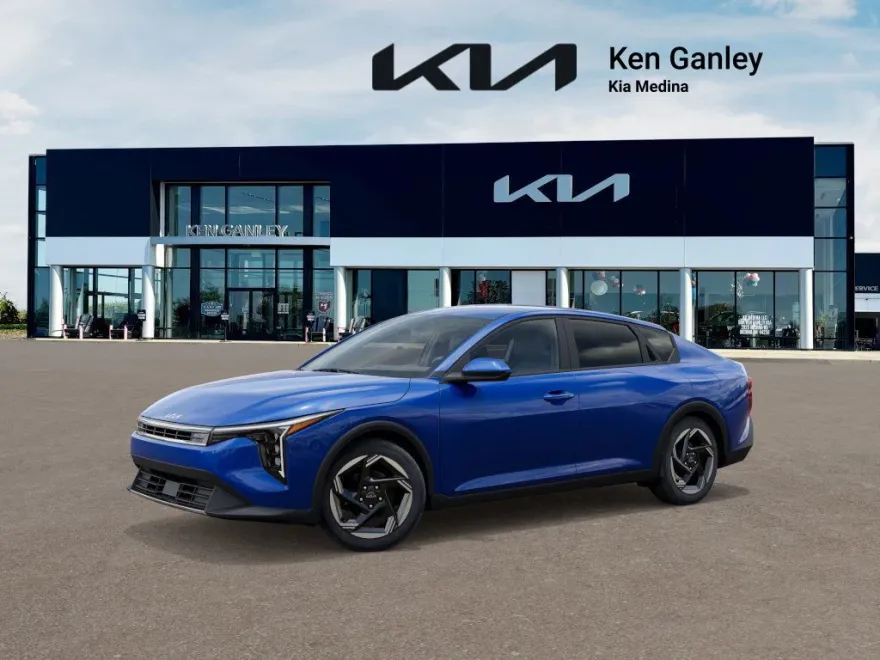 2025 Kia K4 EX photo 1