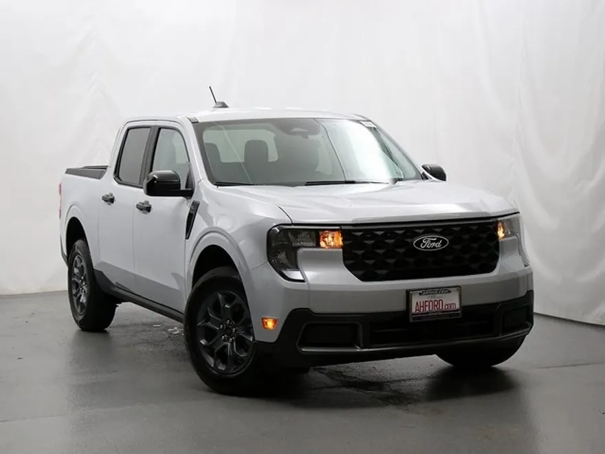 2025 Ford Maverick XLT photo 1