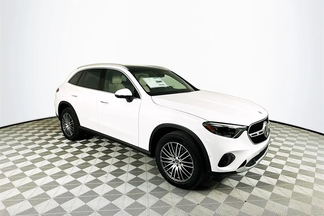 2026 Mercedes Benz GLC 300 4MATIC photo 1