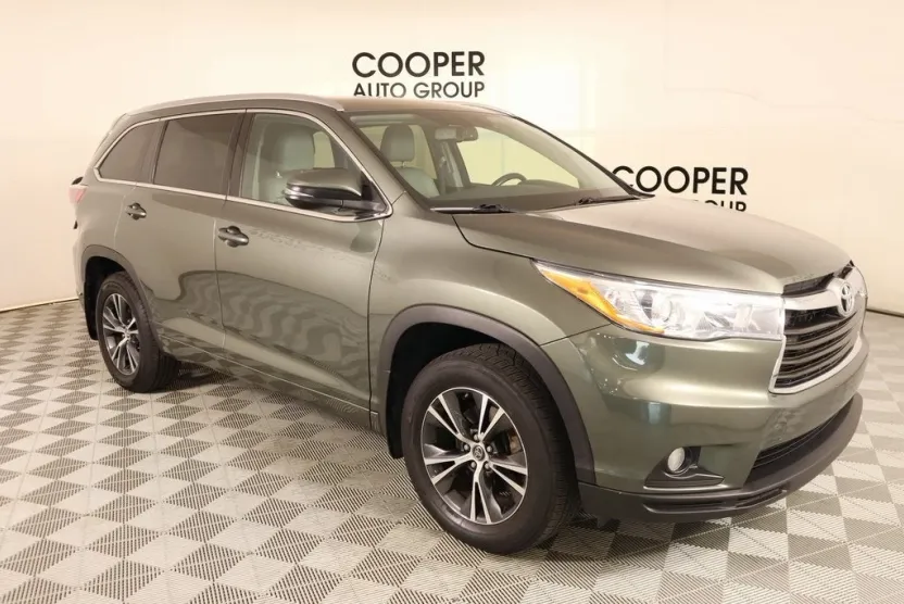 2016 Toyota Highlander XLE photo 1