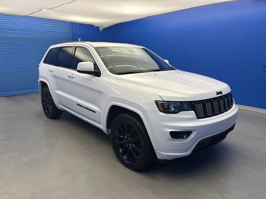 2019 Jeep Grand Cherokee Altitude photo 1