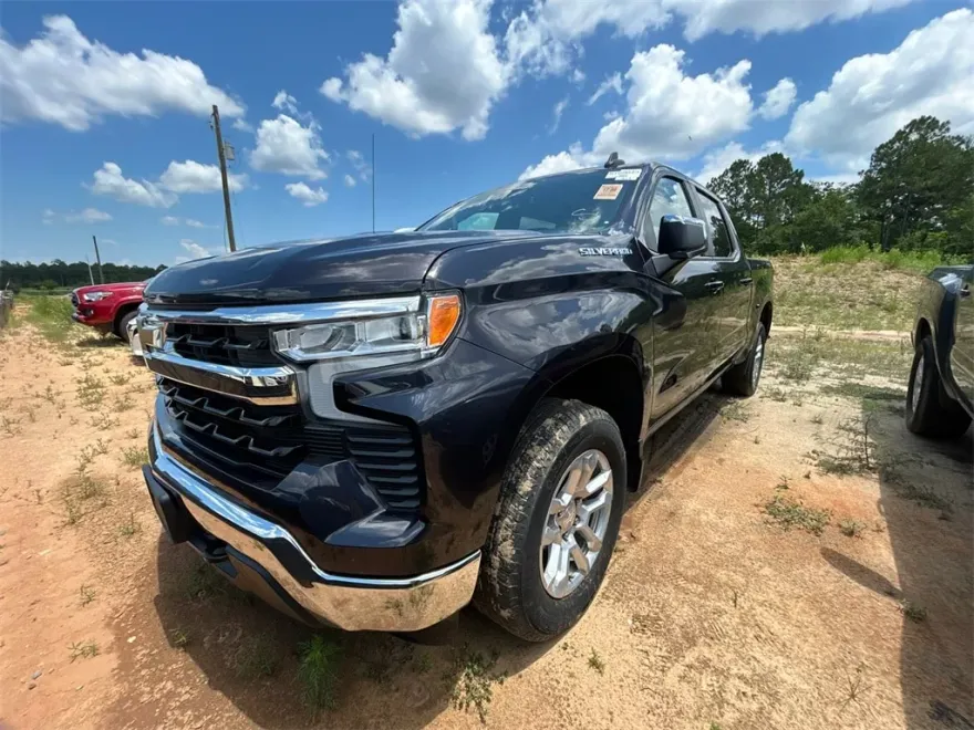 2022 Chevrolet Silverado 1500 LT photo 1