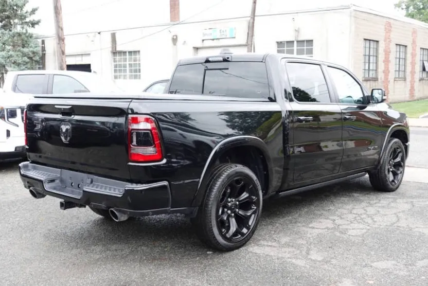 2022 Ram 1500 Limited photo 1