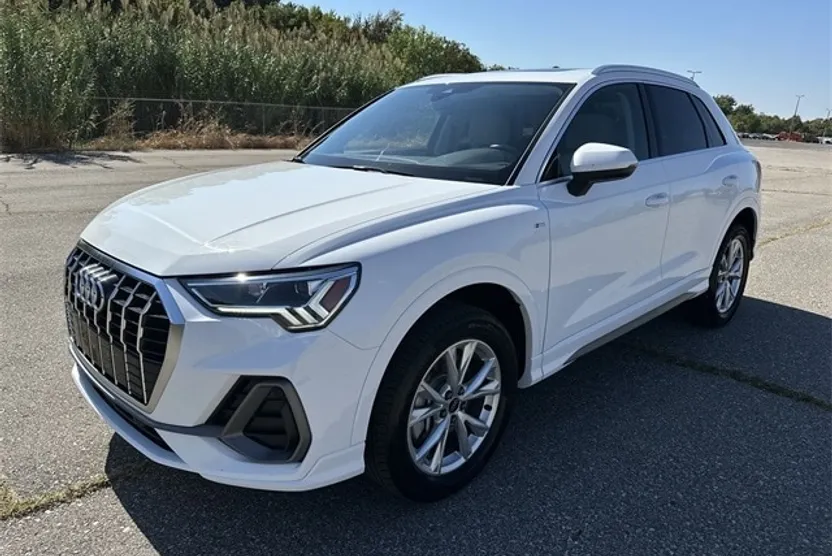 2024 Audi Q3 Premium S line photo 1