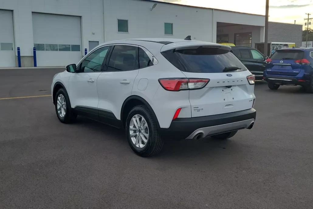 2020 Ford Escape SE photo 1