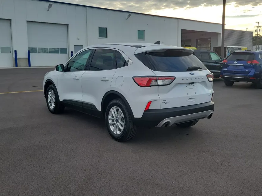 2020 Ford Escape SE photo 1