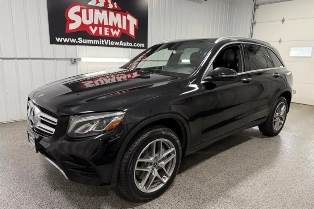 2018 Mercedes Benz GLC 300 4MATIC photo 1